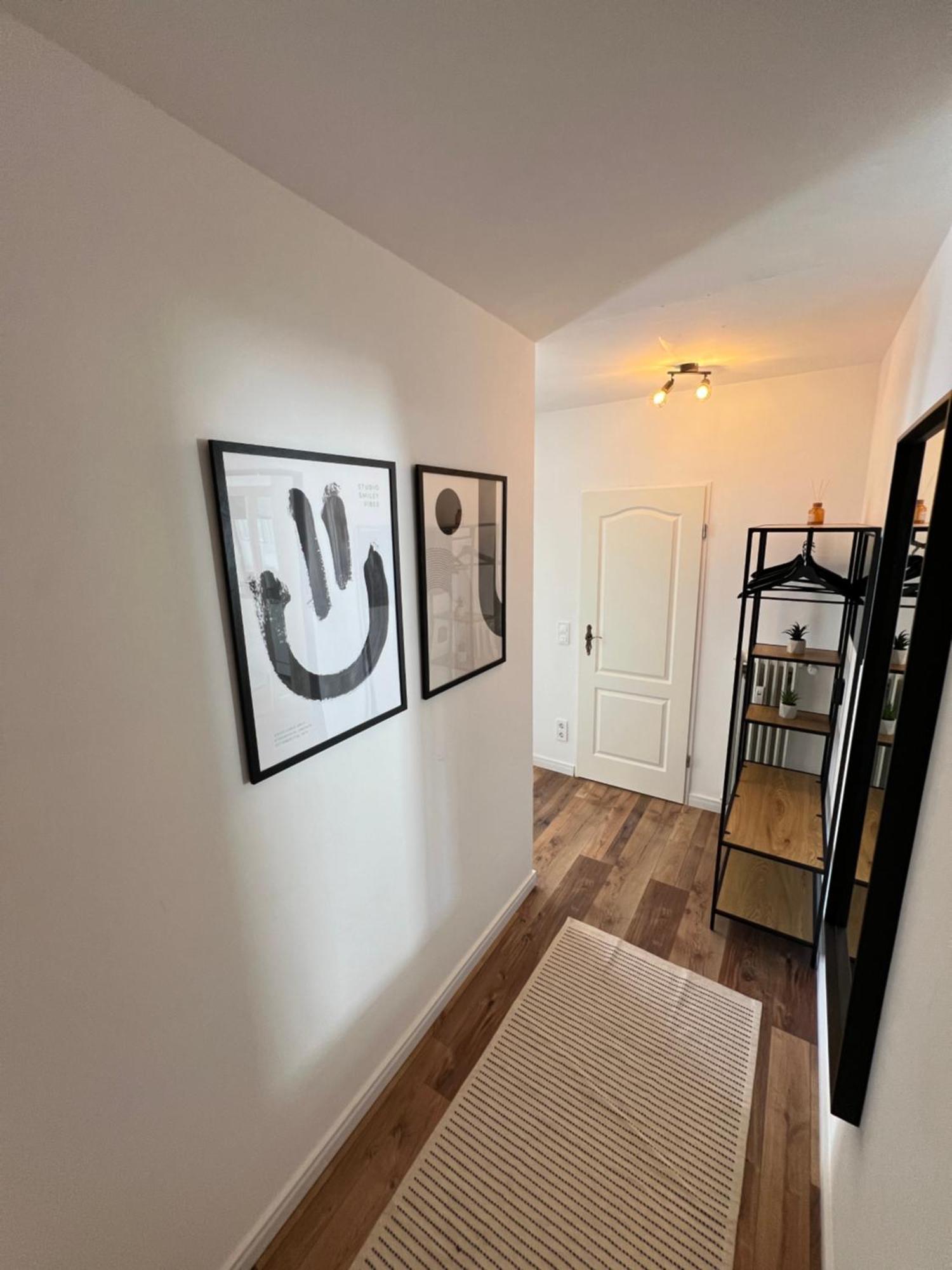 Urban Studio Apartment Mit Designerbad Sehr Zentrale Lage 5 Minuten Zu Fuss In Die Innenstadt Olsztyn Bagian luar foto